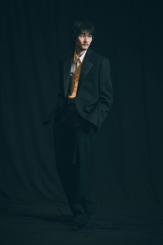 衝撃のスタイル！柳俊太郎撮りおろしインタビューカット＜8枚＞：フォトギャラリー｜シネマトゥデイ