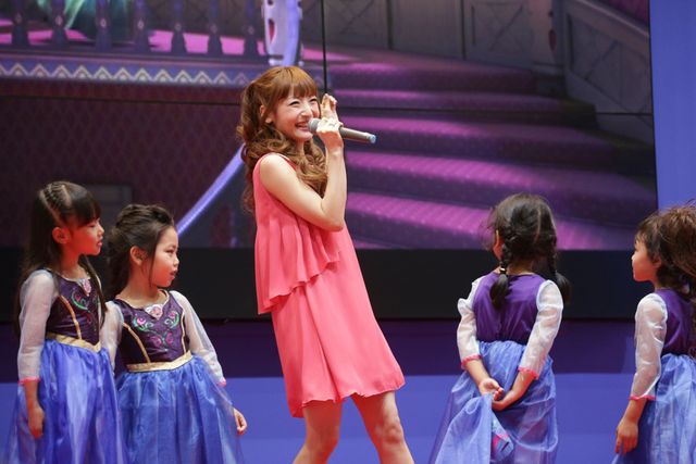 神田沙也加、「東京おもちゃショー2014」で「アナ雪」挿入歌を熱唱　画像ギャラリー（3枚目）