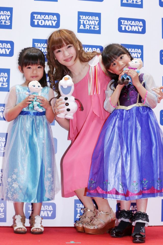 神田沙也加、「東京おもちゃショー2014」で「アナ雪」挿入歌を熱唱　画像ギャラリー（8枚目）