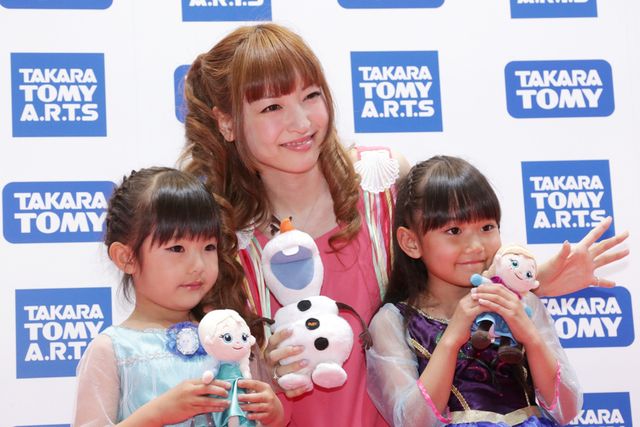 神田沙也加、「東京おもちゃショー2014」で「アナ雪」挿入歌を熱唱　画像ギャラリー（9枚目）