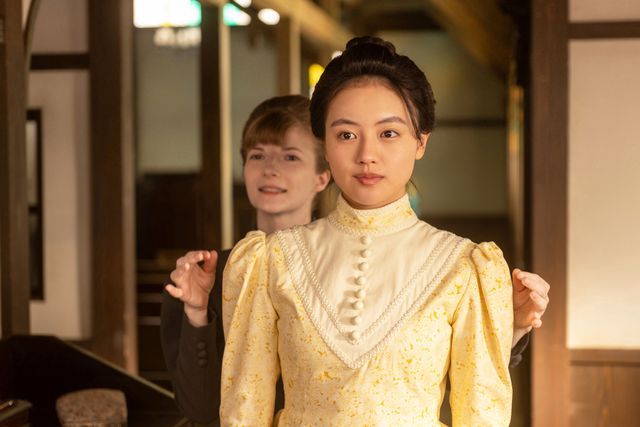 【画像10枚】朝ドラ「風、薫る」直美（上坂樹里）、ドレスを着てある作戦のため鹿鳴館へ…第12回場面写真：フォトギャラリー