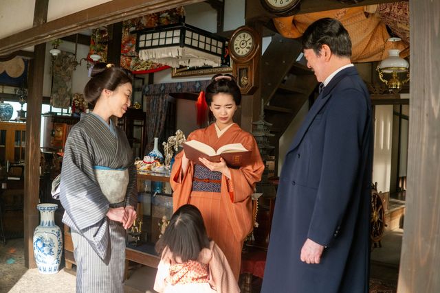 【画像10枚】朝ドラ「風、薫る」直美（上坂樹里）、ドレスを着てある作戦のため鹿鳴館へ…第12回場面写真（9枚目）