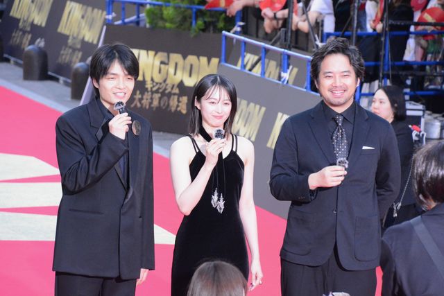 大沢たかお、新木優子をエスコート！『キングダム　大将軍の帰還』レッドカーペット＆舞台挨拶の様子（3枚目）