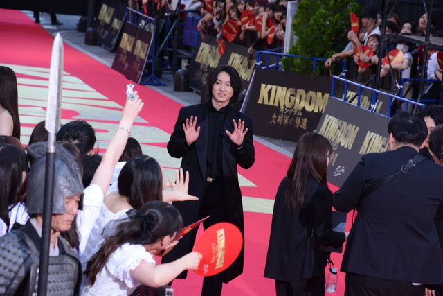 大沢たかお、新木優子をエスコート！『キングダム　大将軍の帰還』レッドカーペット＆舞台挨拶の様子（5枚目）