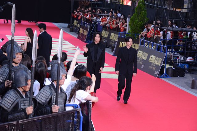 大沢たかお、新木優子をエスコート！『キングダム　大将軍の帰還』レッドカーペット＆舞台挨拶の様子（6枚目）