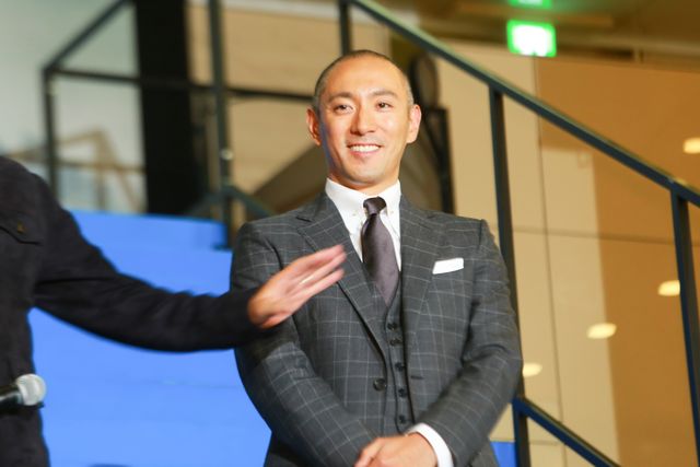 海老蔵は日本のジェームズ・ボンド！トム・ハンクス＆アーロン・エッカートが宣言！映画『ハドソン川の奇跡』ジャパンプレミアイベントギャラリー（13枚目）