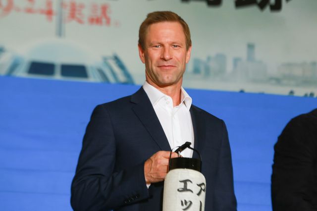 海老蔵は日本のジェームズ・ボンド！トム・ハンクス＆アーロン・エッカートが宣言！映画『ハドソン川の奇跡』ジャパンプレミアイベントギャラリー（16枚目）