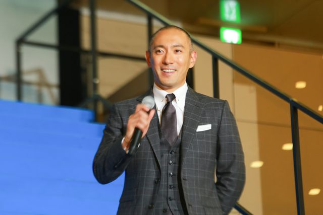 海老蔵は日本のジェームズ・ボンド！トム・ハンクス＆アーロン・エッカートが宣言！映画『ハドソン川の奇跡』ジャパンプレミアイベントギャラリー（19枚目）