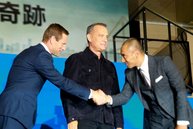 海老蔵は日本のジェームズ・ボンド！トム・ハンクス＆アーロン・エッカートが宣言！映画『ハドソン川の奇跡』ジャパンプレミアイベントギャラリー（22枚目）
