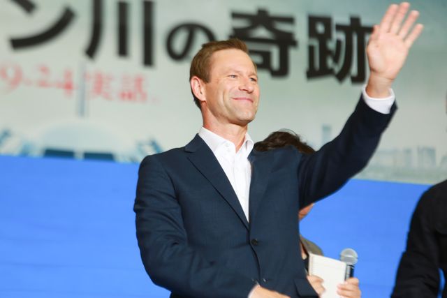 海老蔵は日本のジェームズ・ボンド！トム・ハンクス＆アーロン・エッカートが宣言！映画『ハドソン川の奇跡』ジャパンプレミアイベントギャラリー（23枚目）