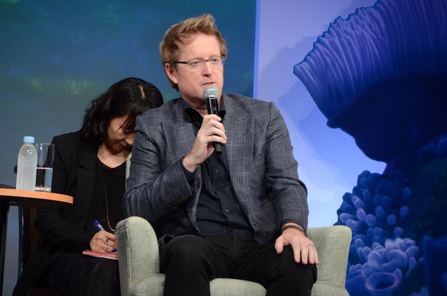 頭に魚を付けた木梨憲武、室井滋、上川隆也、中村アンら登場！映画『ファインディング・ドリー』監督来日記者会見フォトギャラリー（5枚目）