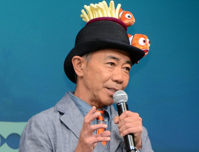 頭に魚を付けた木梨憲武、室井滋、上川隆也、中村アンら登場！映画『ファインディング・ドリー』監督来日記者会見フォトギャラリー（18枚目）