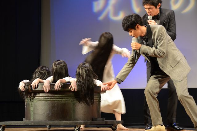 東方神起サプライズ登場！映画『貞子3D2』の完成披露プレミア上映会フォトギャラリー（7枚目）