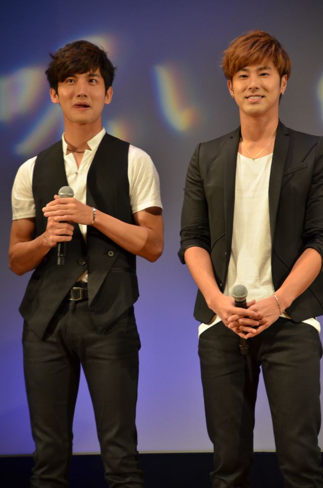 東方神起サプライズ登場！映画『貞子3D2』の完成披露プレミア上映会フォトギャラリー（11枚目）