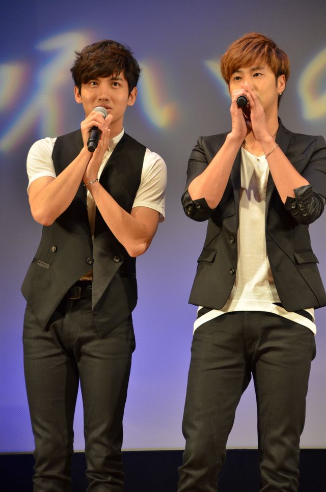 東方神起サプライズ登場！映画『貞子3D2』の完成披露プレミア上映会フォトギャラリー（12枚目）