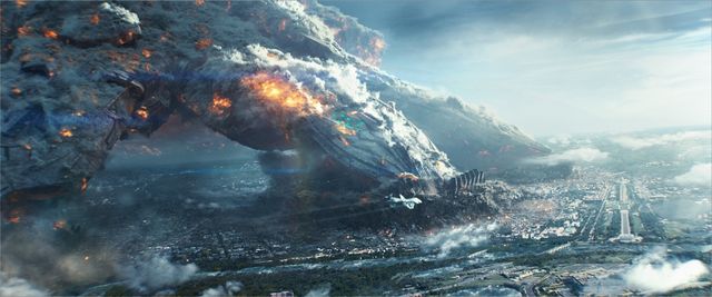 【5枚】主人公を演じるのはリアム・ヘムズワース！『インデペンデンス・デイ：リサージェンス』地上波初放送（5枚目）