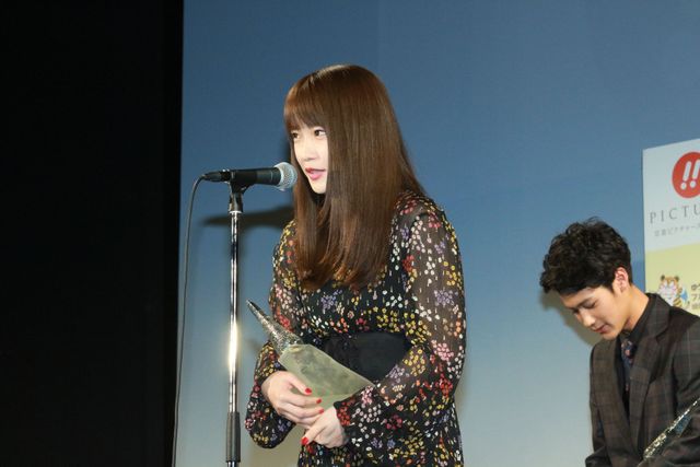 川栄李奈、メロン熊からも熱烈歓迎！「ゆうばり国際ファンタスティック映画祭2018」（4枚目）