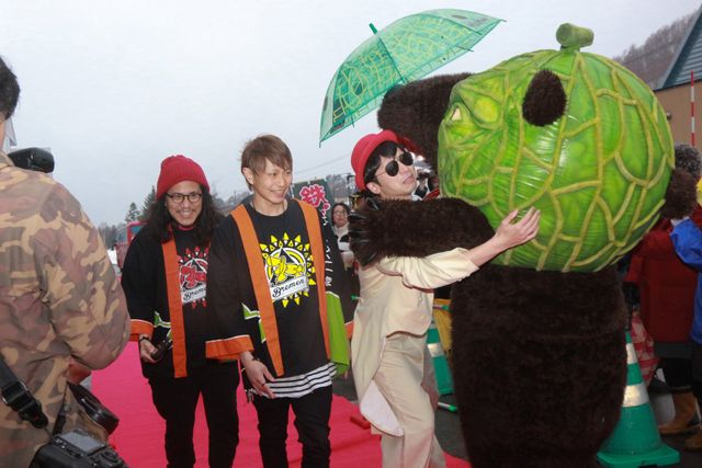 川栄李奈、メロン熊からも熱烈歓迎！「ゆうばり国際ファンタスティック映画祭2018」（11枚目）