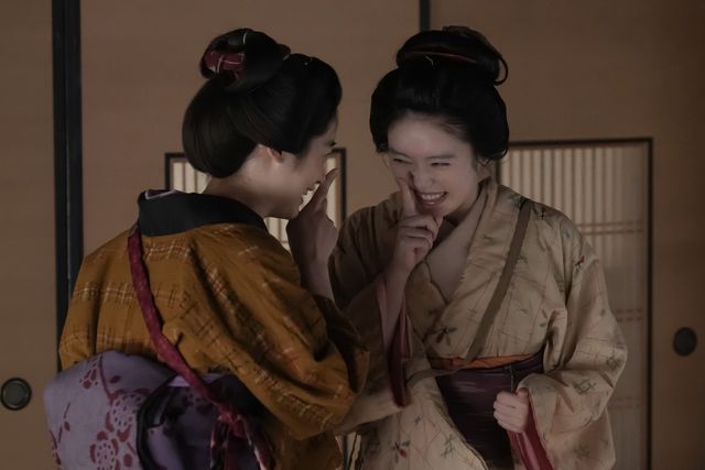 楽しそうなトキ（高石あかり）＆ウメ（野内まる）…朝ドラ「ばけばけ」第55回の場面写真：フォトギャラリー