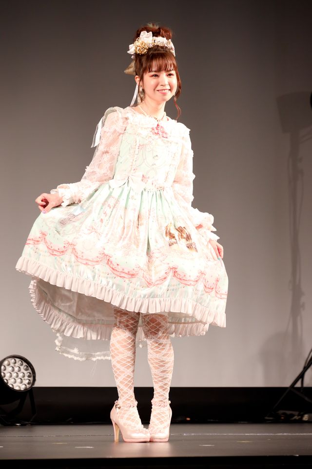 齋藤飛鳥、三吉彩花、山本彩ら美の競演！「WEIBO Account Festival in Tokyo 2020」授賞式（6枚目）