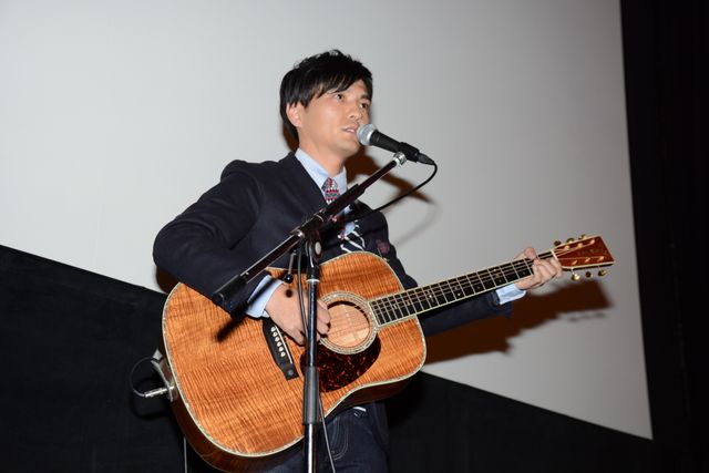 森山直太朗『ゴッドタン』舞台あいさつで生ライブ！フォトギャラリー（8枚目）