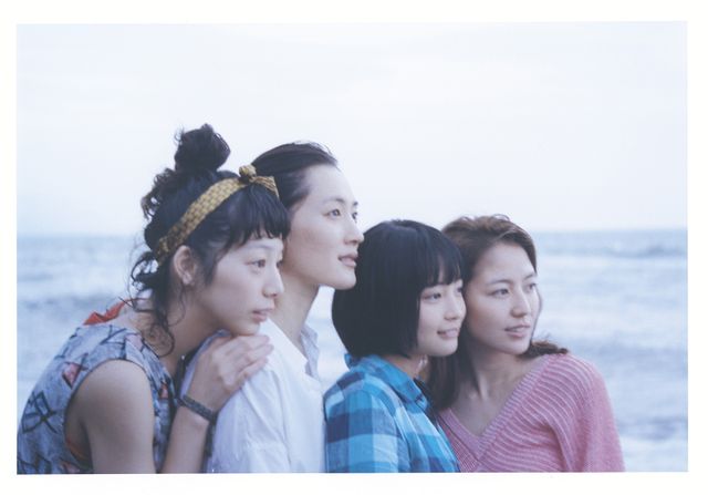 『海街diary』より夏帆、綾瀬はるか、広瀬すず、長澤まさみ