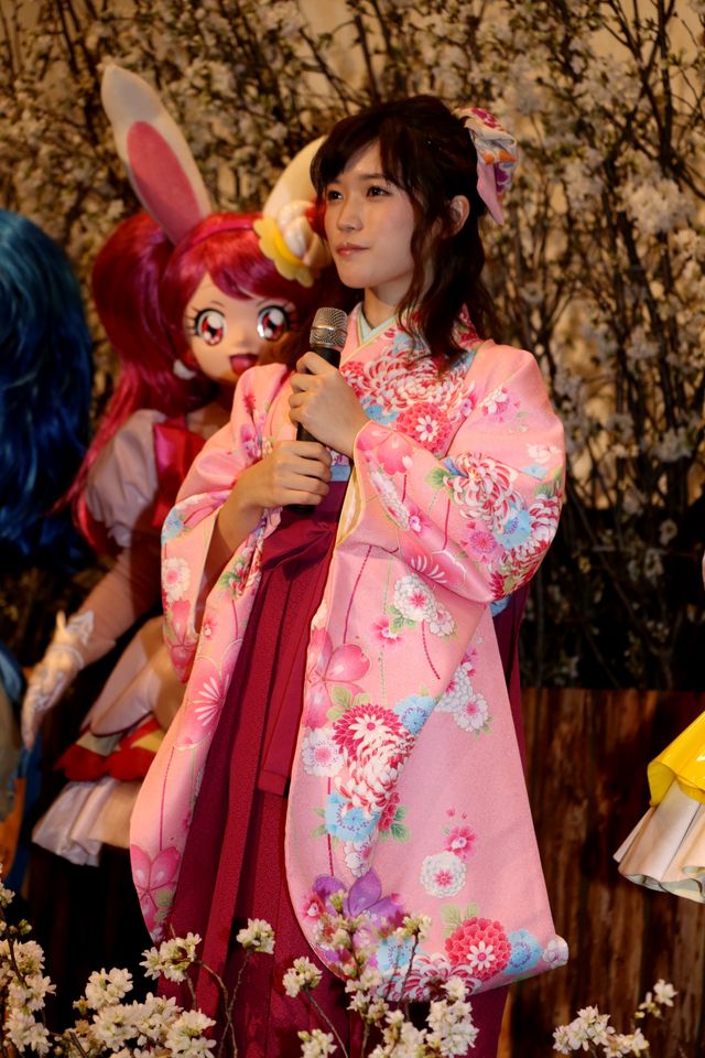 とっても華やか！『映画プリキュアドリームスターズ！』初日舞台あいさつ写真（2枚目）