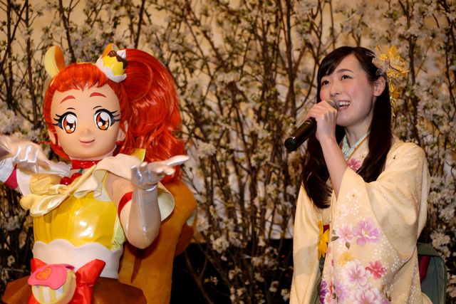 とっても華やか！『映画プリキュアドリームスターズ！』初日舞台あいさつ写真（4枚目）