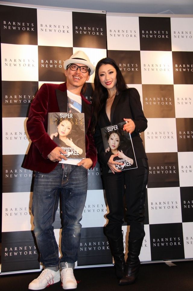 壇蜜、素肌にジャケットのみ！フォトギャラリー（10枚目）