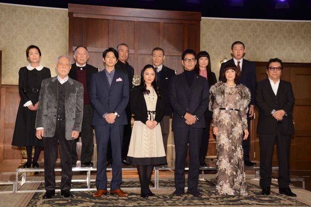 大先輩に「大きい」と突っ込まれ、即座に腰をかがめる向井理（14枚目）