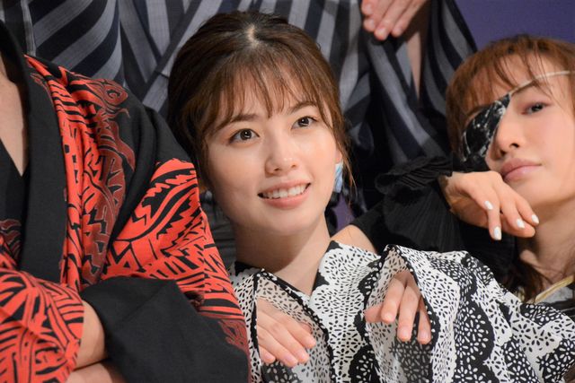 小芝風花、松本まりか、毎熊克哉ら黒の浴衣で登場！『妖怪シェアハウス』映画版で闇落ちイメージ（3枚目）