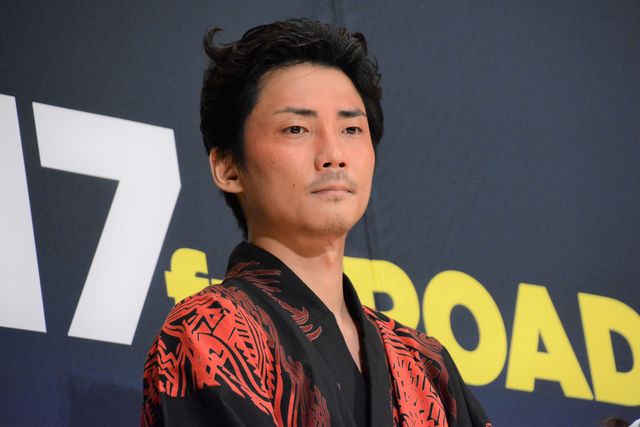 小芝風花、松本まりか、毎熊克哉ら黒の浴衣で登場！『妖怪シェアハウス』映画版で闇落ちイメージ（14枚目）