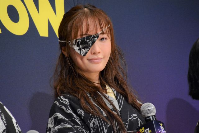 小芝風花、松本まりか、毎熊克哉ら黒の浴衣で登場！『妖怪シェアハウス』映画版で闇落ちイメージ（15枚目）