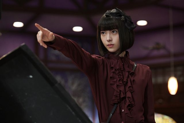 ＜18枚＞浜辺美波、ファッションも可愛すぎる！『屍人荘の殺人』より（12枚目）