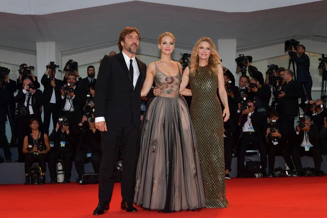 ジェニファー・ローレンス、美しいフローラルドレスで魅了！（4枚目）