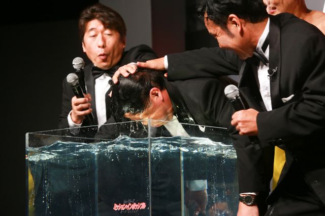 ダチョウ倶楽部、美人ボクサーの生脚にムッシュムラムラ！フォトギャラリー（5枚目）