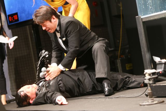 ダチョウ倶楽部、美人ボクサーの生脚にムッシュムラムラ！フォトギャラリー（6枚目）