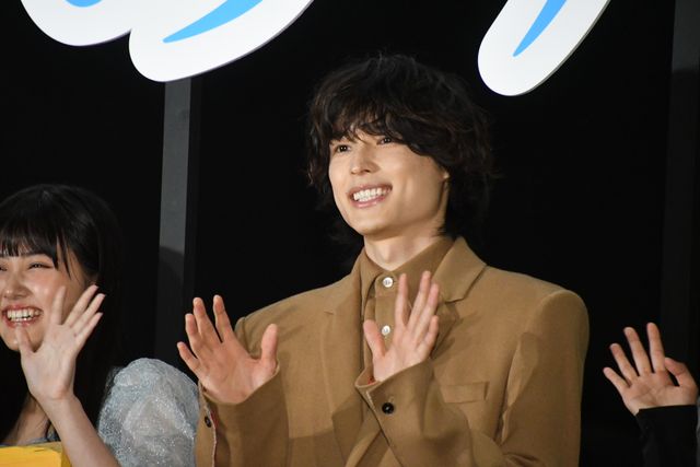 “実写版・草太”松村北斗も登壇!キャスト集結『すずめの戸締まり』初日舞台あいさつ:フォトギャラリー