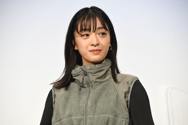 “実写版・草太”松村北斗も登壇！キャスト集結『すずめの戸締まり』初日舞台あいさつ（14枚目）