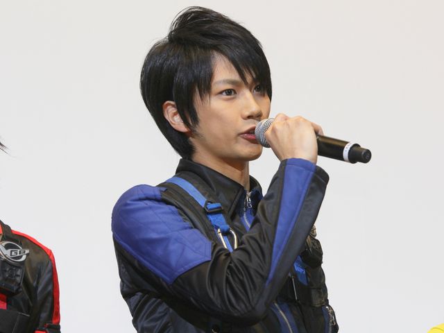 『獣電戦隊キョウリュウジャーVSゴーバスターズ 恐竜大決戦!さらば永遠の友よ』初日舞台あいさつフォトギャラリー（4枚目）