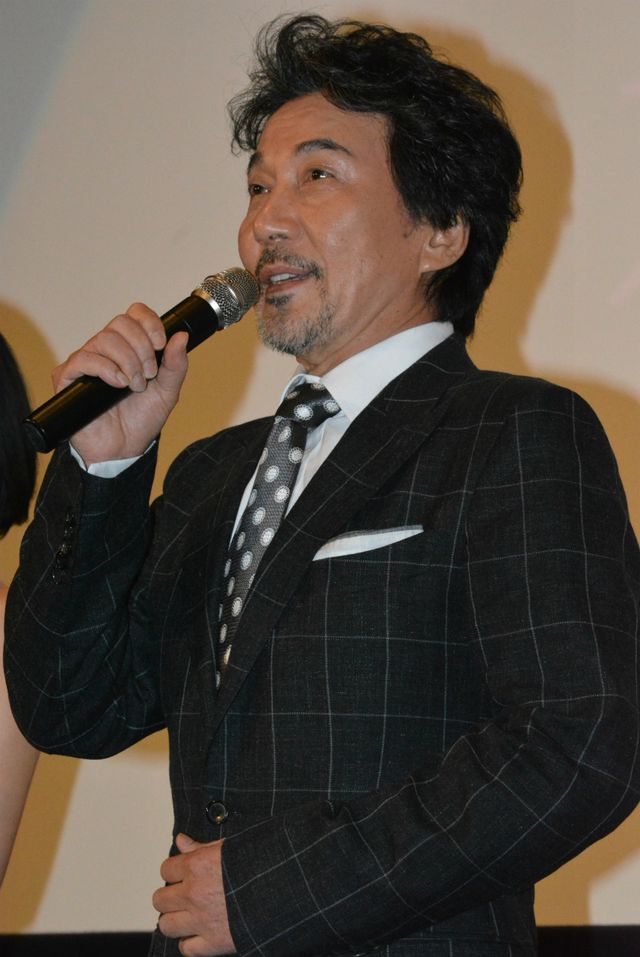 「クズ映画」との批判に…笑顔？映画『渇き。』の公開記念舞台あいさつフォトギャラリー（3枚目）