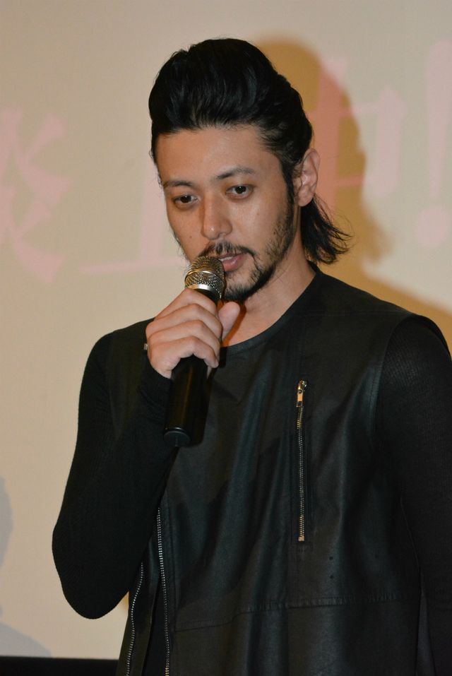 「クズ映画」との批判に…笑顔？映画『渇き。』の公開記念舞台あいさつフォトギャラリー（12枚目）