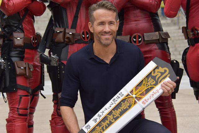 『デッドプール2』ライアン・レイノルズ、日本のデップーコスプレイヤーと対面！（4枚目）