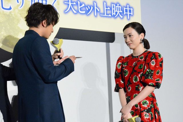 北村匠海・甲斐翔真も笑顔の初日！『君は月夜に光り輝く』舞台あいさつ：フォトギャラリー