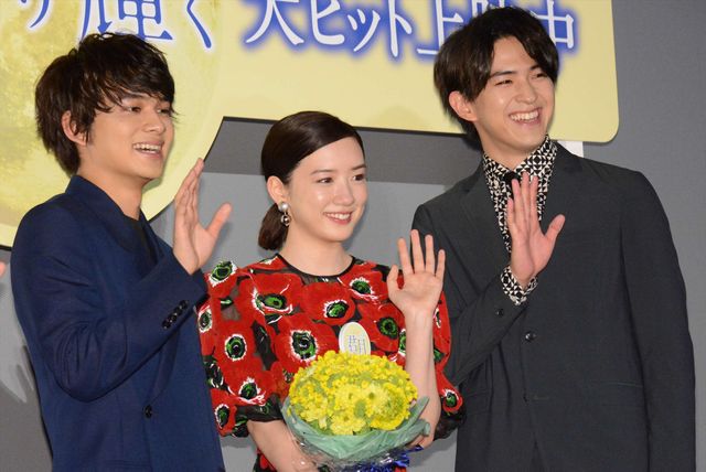 北村匠海・甲斐翔真も笑顔の初日！『君は月夜に光り輝く』舞台あいさつ（5枚目）