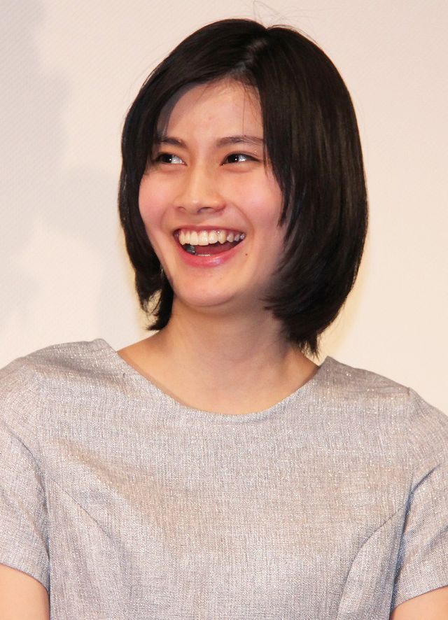 橋本愛、満面の笑み!映画『大人ドロップ』完成披露試写会:フォトギャラリー