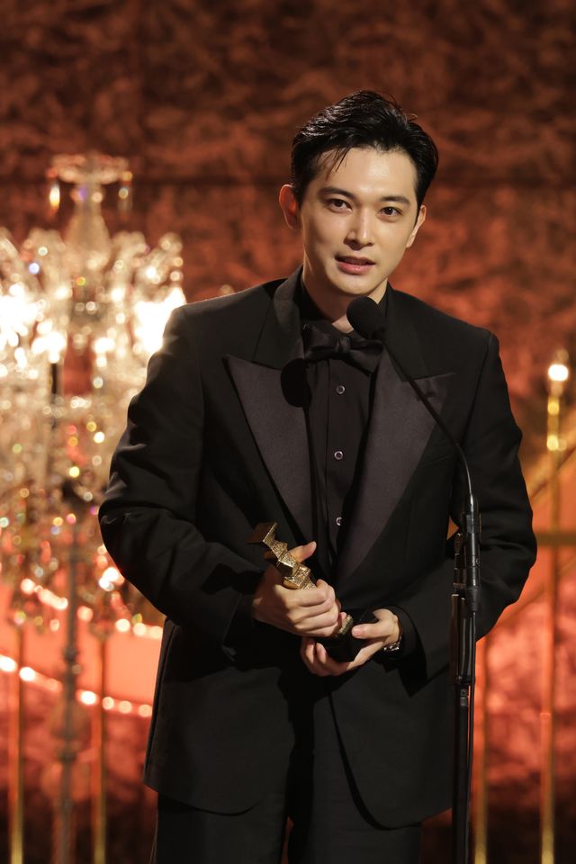 『国宝』吉沢亮＆横浜流星のハグ、チーム集結…感動の名場面集（7枚目）