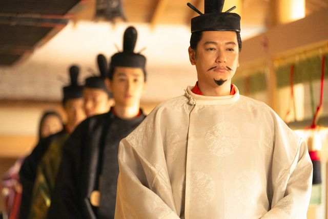 御簾を越える道隆に一条天皇戦慄！「光る君へ」第17回場面写真（5枚目）