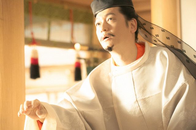 御簾を越える道隆に一条天皇戦慄！「光る君へ」第17回場面写真（7枚目）