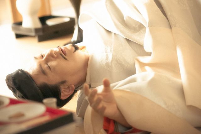 御簾を越える道隆に一条天皇戦慄！「光る君へ」第17回場面写真（8枚目）